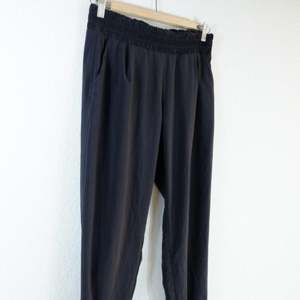 Athleta Aliso Pant Jogger Sz 4 Black‎ Pull On Elastic Waist Cuffed Pockets - Picture 4 of 11